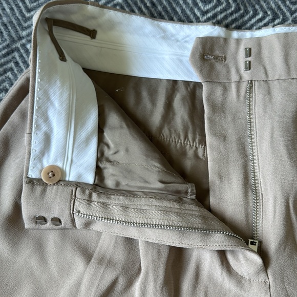 Babaton Pleated 5” Short - Picture 3 of 7